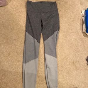 Old navy color blocked gray leggings, very comfy